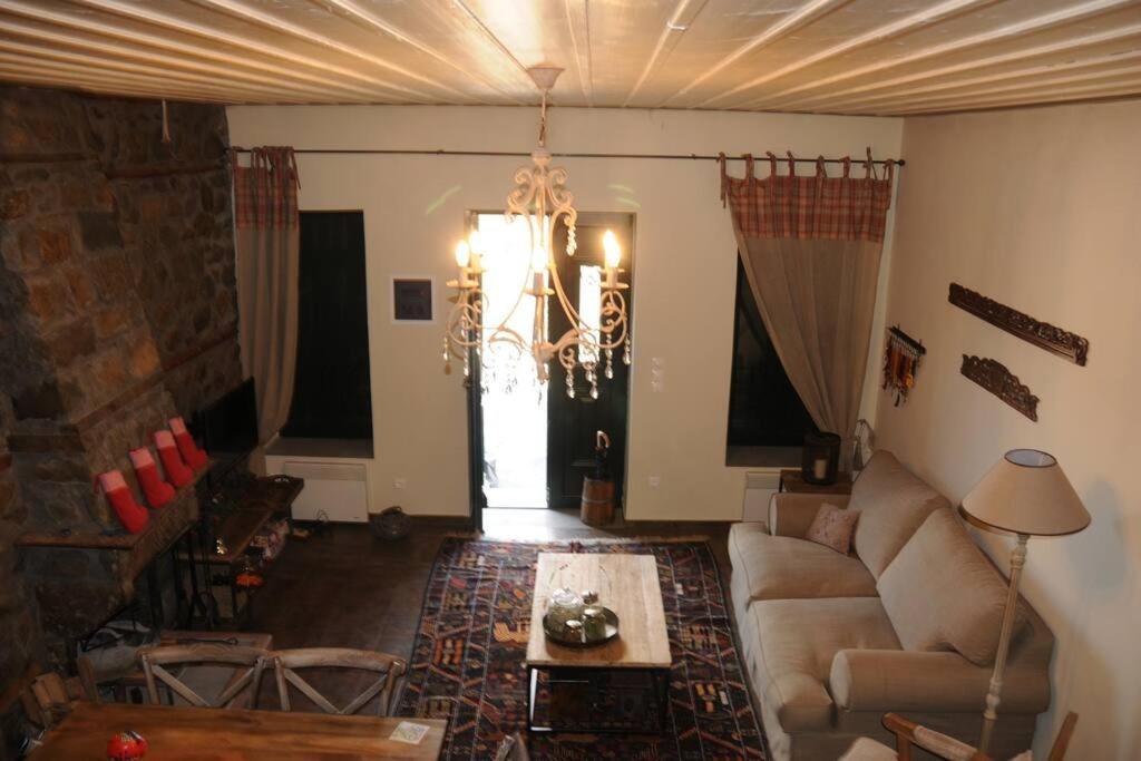 Villa Δάφνη 1933, Λιθόχτιστο Αρχοντικό Στο Βουνό à Ano Chora Extérieur photo